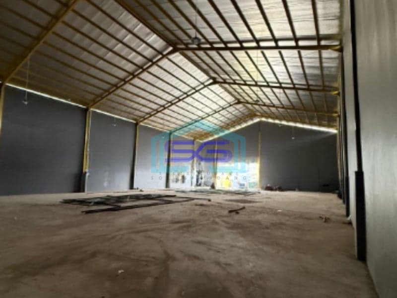 Disewakan Gudang Kavling Dpr Cipondoh Tangerang Luas Bangunan 665m2