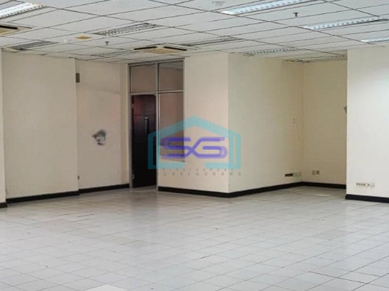 Disewakan Gedung 5 Lantai Di Kompas Gajah Mada Jakarta Barat Lokasi Strategis LB 1082m2