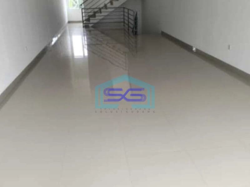Dijual Ruko 2,5 Lantai Mainroad Holis Kota Bandung Luas Bangunan  135 m²
