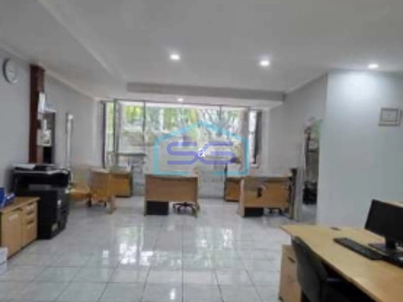 出租：战略位置店屋位于 BKR Ramdan, 万隆 建筑面积 600 平方米