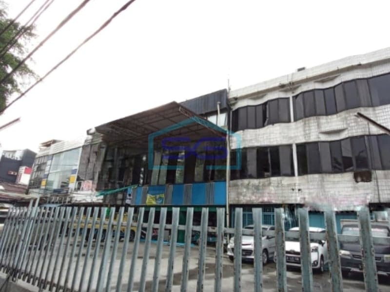 出售：中雅加达葛美兰Letjen Suprapto街相邻商铺，建筑面积517平方米