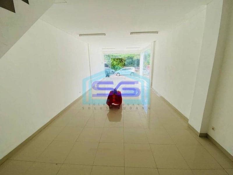 Disewakan Ruko Baru 3 Lantai Lokasi Strategis di Renon