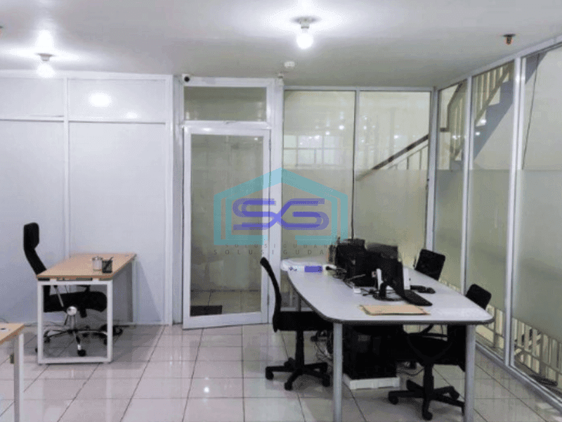 Disewakan Ruko 3 Lantai Luas Bangunan  220 m² di Meruya Jakarta Barat