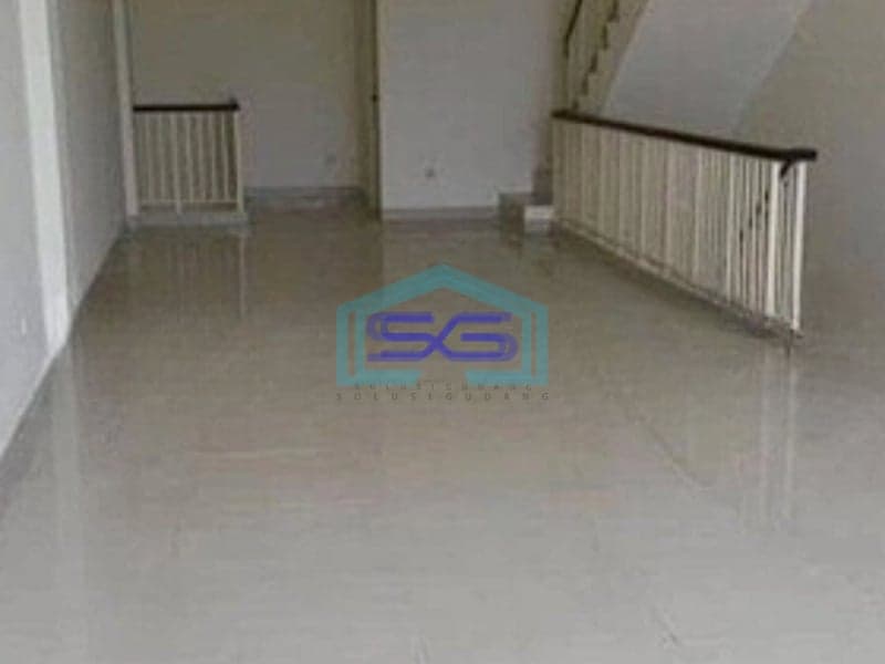 Disewakan Ruko Hadap Jalan Utama Jakarta Barat LB 200m2
