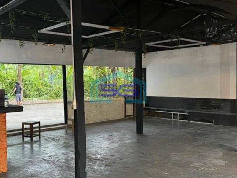 Disewakan Ruang Usaha Parkir Luas di Sleman Yogyakarta LT 500m2