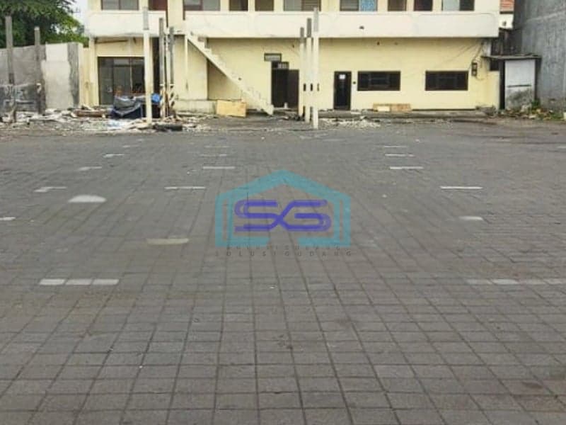 Disewakan Ruang Usaha Paving Kondisi Rapi di Renon Denpasar Bali LT 1200m2