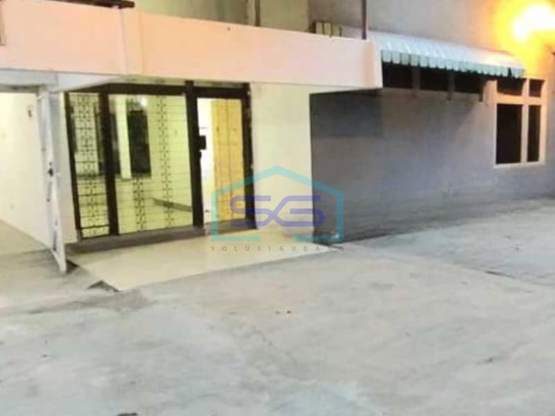 Disewakan Ruang Usaha/Gudang Kecil/Kantor Strategis di Holis Bandung Luas Bangunan 300m²