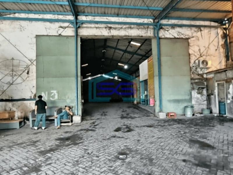 Disewakan Gudang Siap Huni Strategis Margomulyo Surabaya LT 720m2