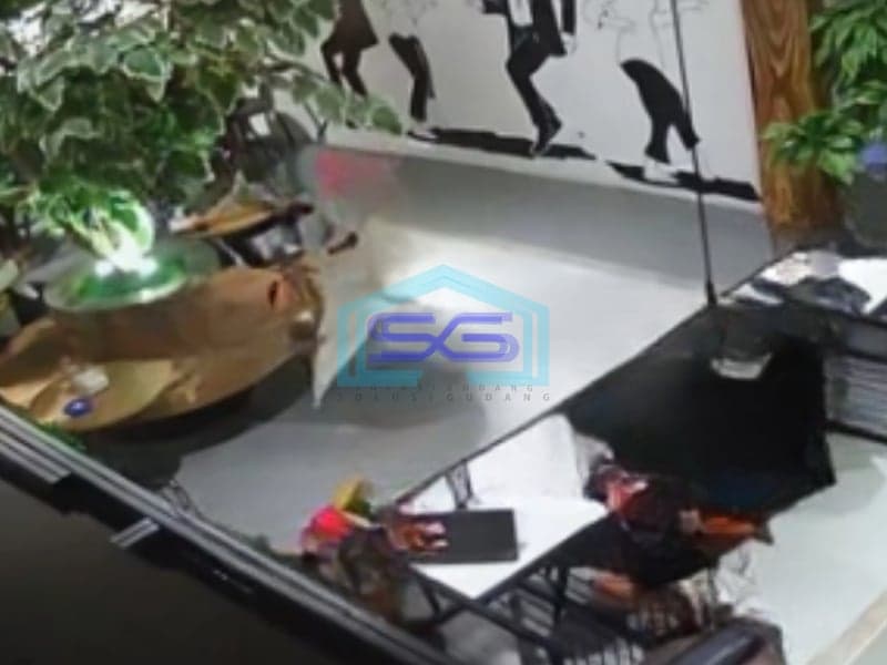 Dijual Ruko 2 Lantai SHM Luas Bangunan 722m2 Pinggir Jalan Raya Ngaliyan Semarang