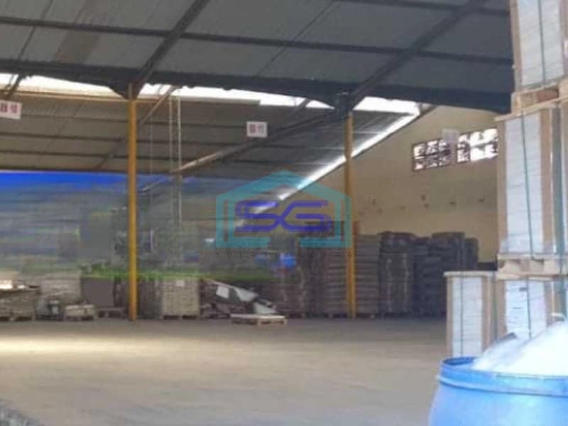 Dijual Gudang Area Parkir Luas Lokasi Surabaya  Luas Tanah 17000 m²