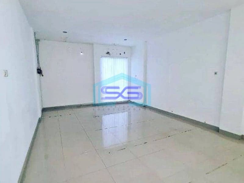 Disewakan Ruko Hoek di Pluit Karang Manis Muara Karang Jakarta Utara LB 220m²