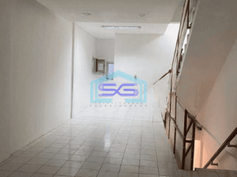 Disewakan Ruko 3 Lantai Lokasi Strategis Pinggir Jalan Raya Cimone Tangerang