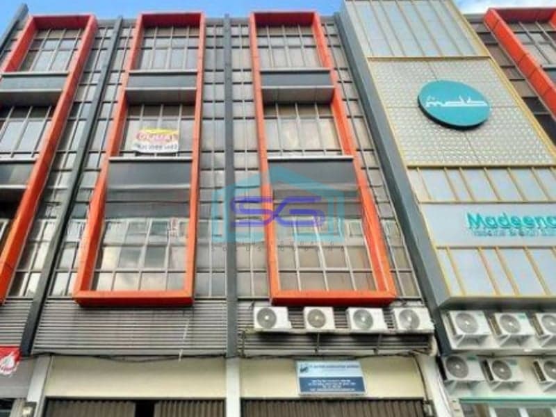 Dijual Ruko 4 1/2 Lantai di Jalan Raya Arion Rawamangun Jakarta Timur LB 300m2