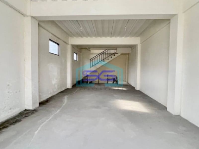 Disewakan Ruko Strategis di Jalan Adisucipto Colomadu Solo LB 325m2