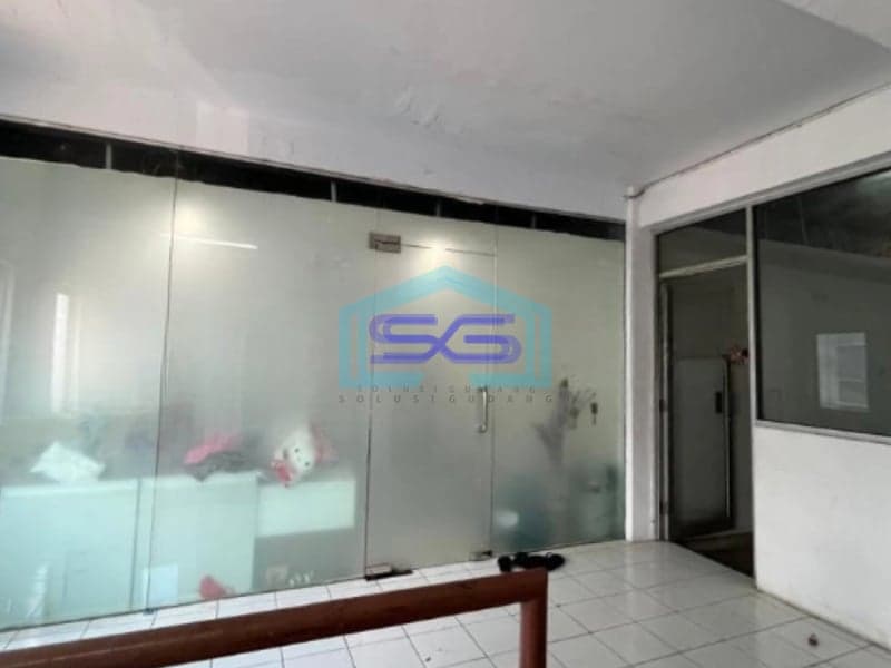 Disewakan Gudang Ada Lift Barang Luas Tanah  240 m² di Jakarta Utara