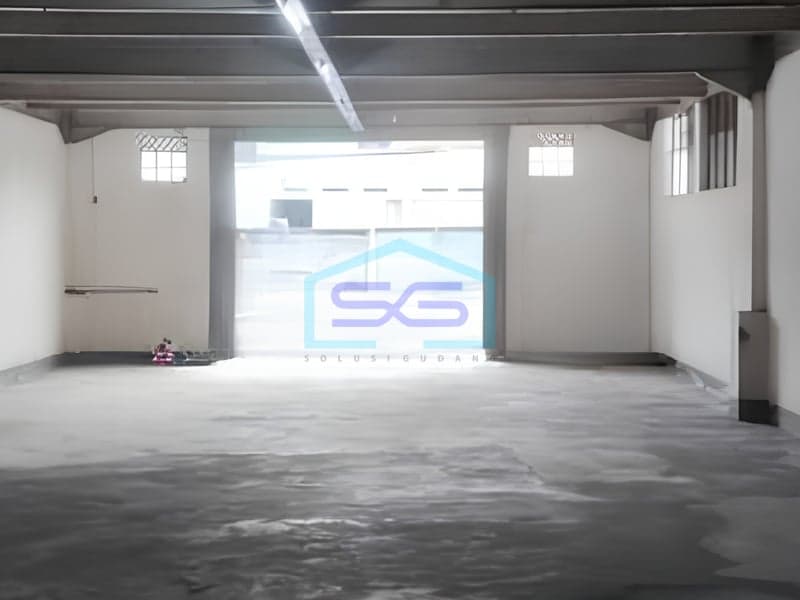 Warehouse for Rent Ready to Use on Mainroad Caringin, Bandung West Java 446 m² Building Area