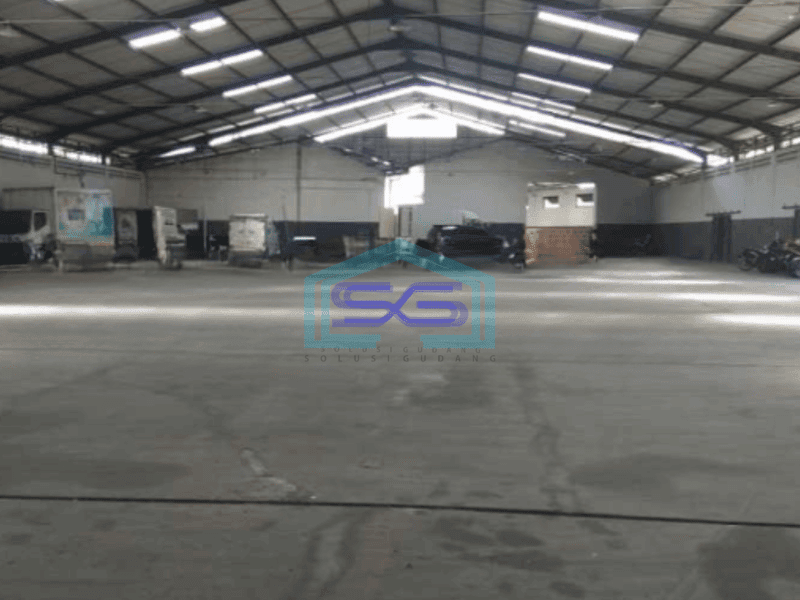 Disewakan Gudang Luas Bangunan 6000 m² Lokasi Pinggir Jalan Utama Kebakkramat Karanganyar