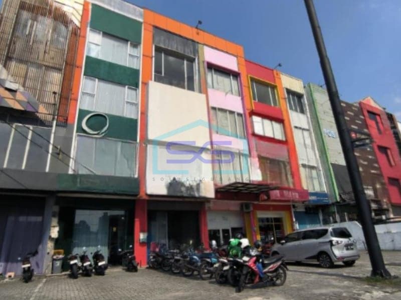 Disewakan Ruko Siap Pakai dan Strategis di Jakarta Timur LB 333 m²