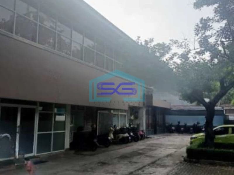 Dijual Kantor 2  Lantai Berada di Pinggir Jalan Utama Cocok Untuk Usaha di Kebayoran Baru Jakarta Selatan LT 1017m2