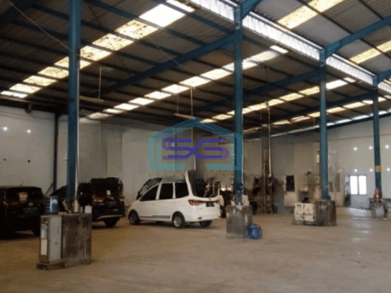 Dijual Gudang Ex Bengkel Luas Bangunan 3500 m² di Telukjambe Karawang