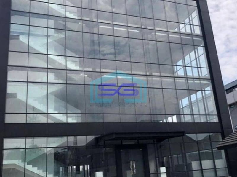 Disewakan Gedung Kantor Dan Gudang 4.5 Lantai Di Palmerah Jakarta Barat Parkir Luas