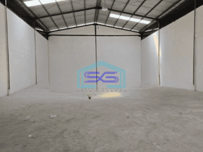 Dijual Gudang Luas Bangunan  590 m² Lokasi Strategis di Teluk Naga Tangerang