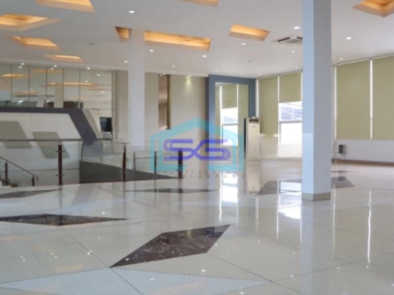 Disewakan Ruang Usaha Gedung Cocok Perkantoran Lokasi Mainroad BKR Bandung LB 370m2