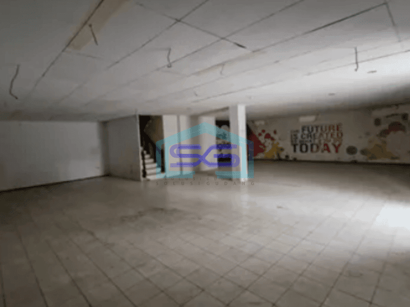 Disewakan Ruang Usaha Luas Bangunan 360 m² di Cawang Jakarta Timur Lokasi Strategis