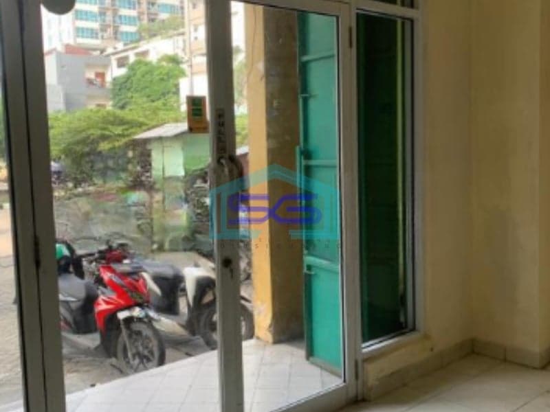 Disewakan Ruko Luas Bangunan  230 m² Siap Huni di Taman Palem Jakarta Barat