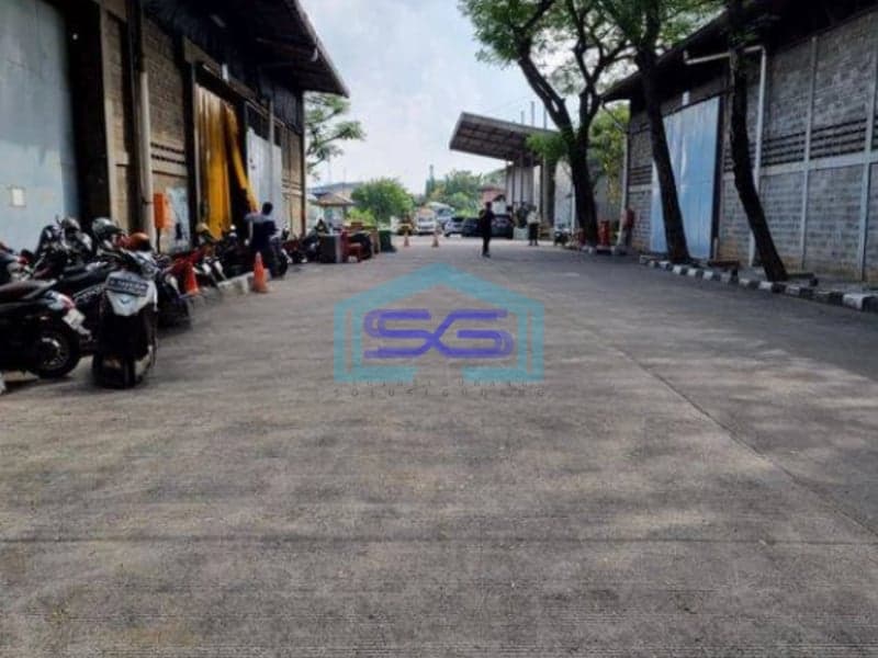 Disewakan Gudang Murah Strategis Rapih Pinggir Jalan LB 672m2 Cakung Jakarta Timur