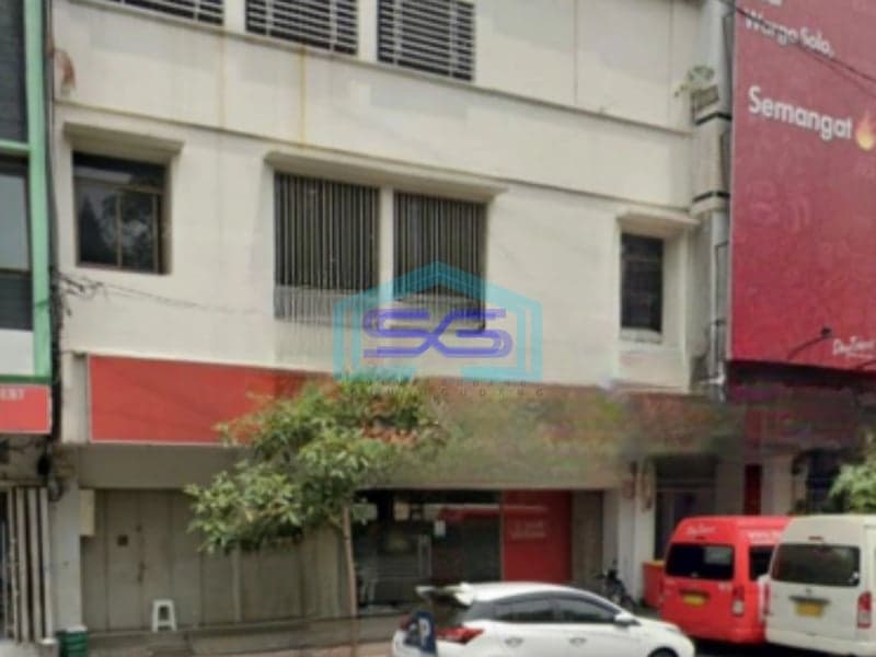Disewakan Ruko 3 Lantai Lokasi Strategis di Jl. Slamet Riyadi Solo LB 495m2