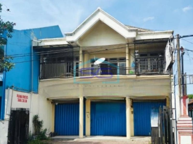 Shophouse for Rent with 300 m² Building Area Located in Kediri, East Java