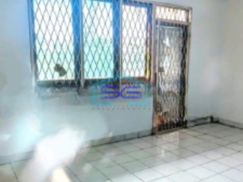 Di Sewakan Ruko 3 1/2 Lantai Di Daerah Komersil Cirende Jakarta Selatan Luas Bangunan  240 m²