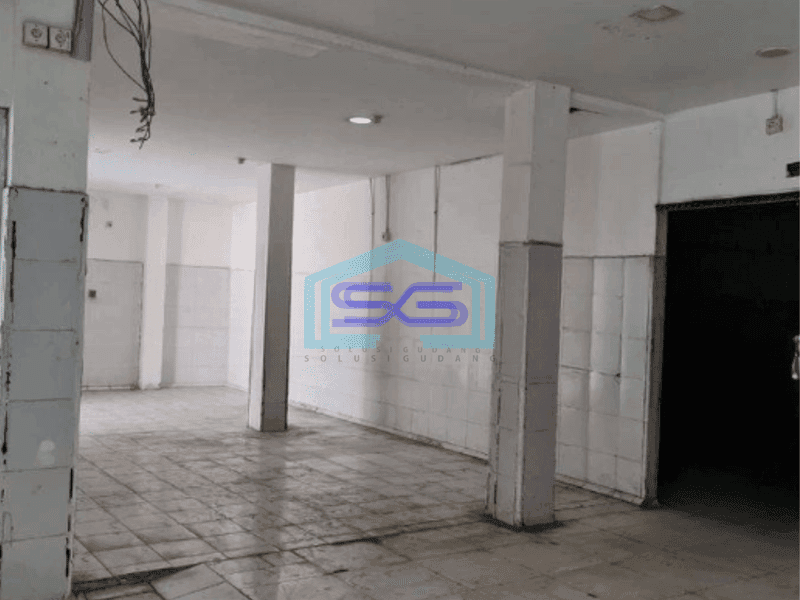 Disewakan Gudang Harga Bisa Nego Luas Bangunan  800 m² di Meruya Jakarta Barat