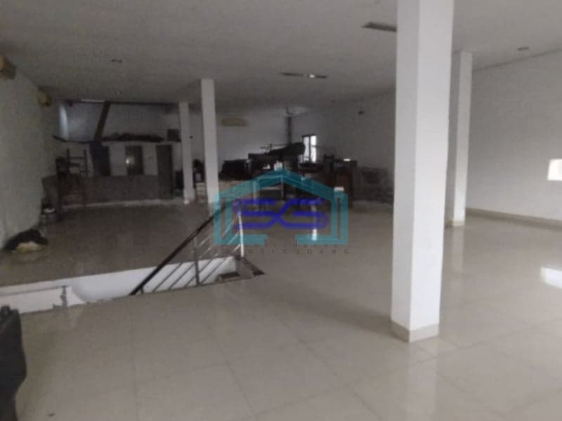 Dijual Ruko Gandeng Besar di Jalan Utama Taman Galaxy Bekasi LT 234m2