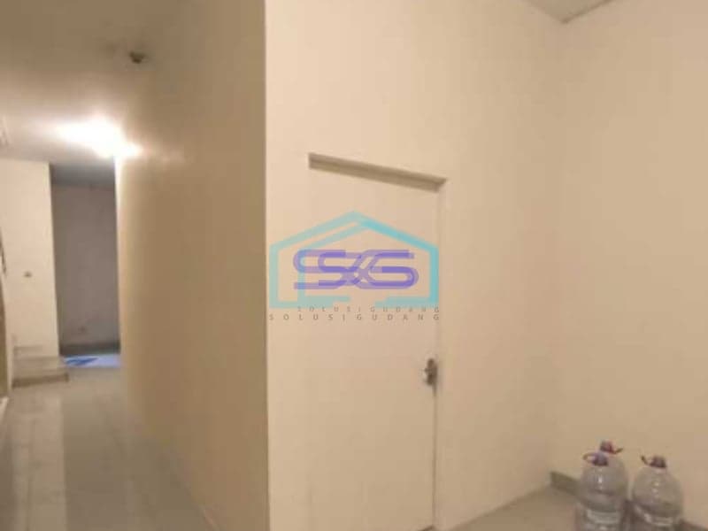 Disewakan Ruko Luas Bangunan  236 m² Lokasi Bebas Banjir di Jakarta Barat