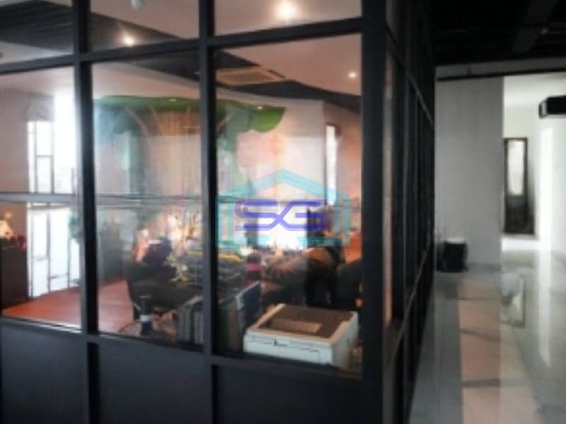 Dijual Kantor Luas Bangunan 3500 m² Lokasi Bebas Banjir di Jakarta Barat