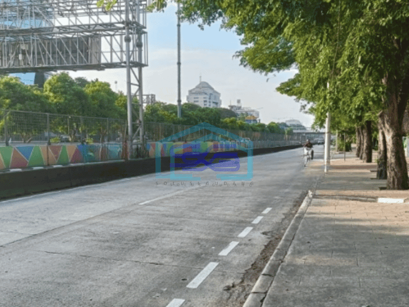 Disewakan Tanah di Yos Sudarso Jakarta Utara 8.756 M2 Ada Gudang