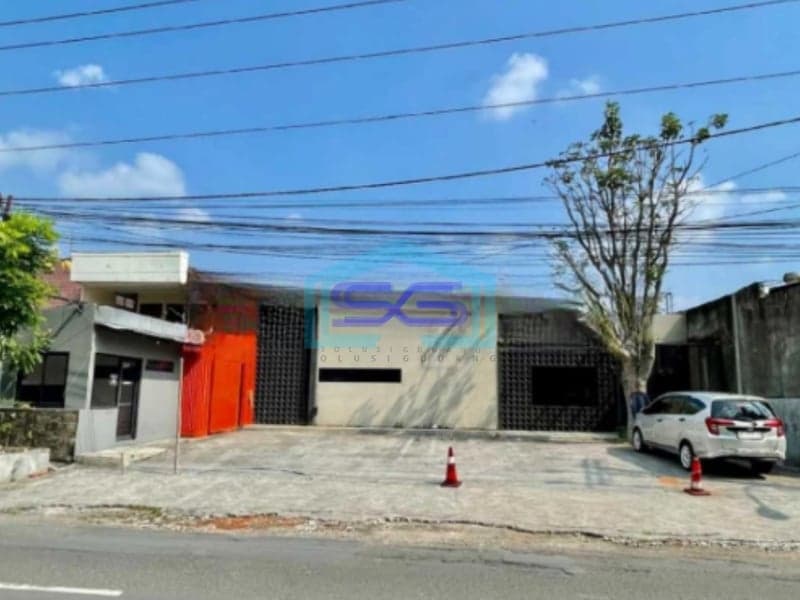 Disewakan Ruang Usaha Strategis Dekat Sriwedari Jalan Slamet Riyadi Solo LB 600m2