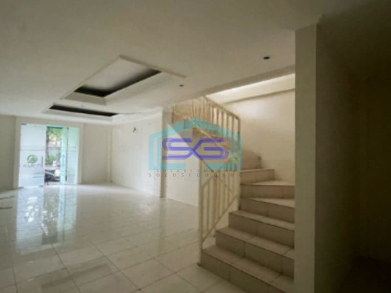 Disewakan Ruko Siap Pakai 3 Lantai Di Area Bangka Kemang Jakarta Selatan LB 182m2