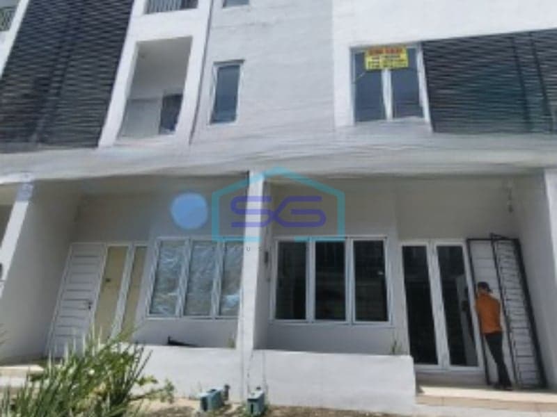 For Sale: Flood-Free Shophouse, Building Area 225 sqm, Cengkareng West Jakarta