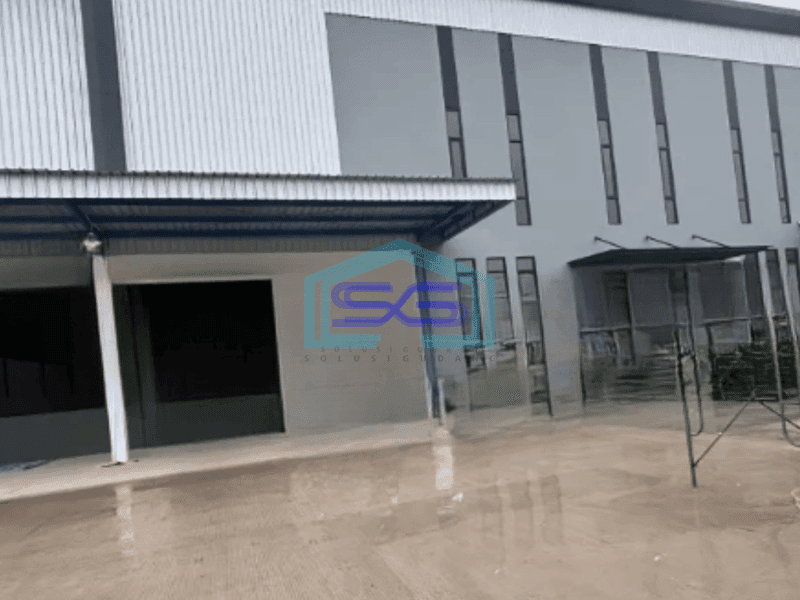 Disewakan Gudang Ada Loading Dock Luas Bangunan  3774 m² di Cikarang Bekasi
