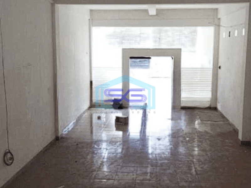 Disewakan Ruko di Jalan Utama Raya Kerobokan Badung Bali LB 180m2