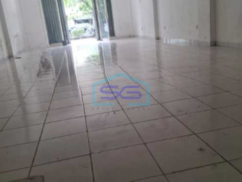 Disewakan Ruko di Taman Palem Jakarta Barat 3 Lantai