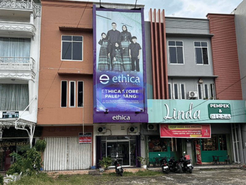 Disewakan Ruko 3 Lantai Siap Pakai Tengah Kota  Jalan Basuki Rahmat Palembang LB 288m2