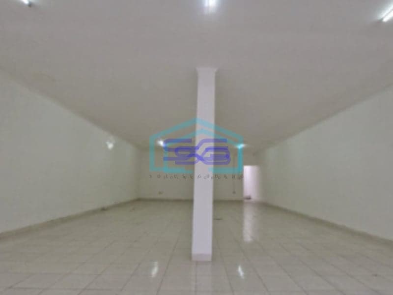 Disewakan Ruko Luas Tanah  200 m² Lokasi di Jakarta Selatan