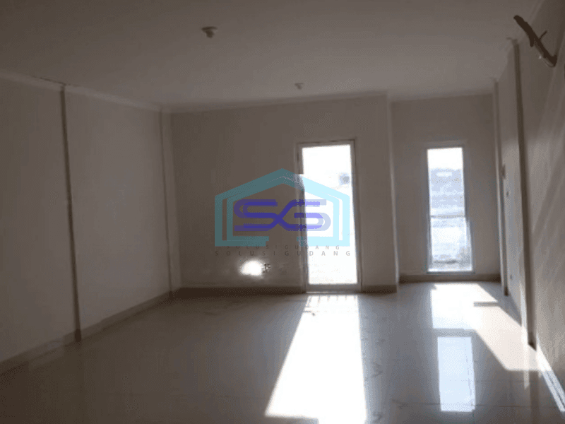 Dijual Ruko 3 Lantai Luas Bangunan  225 m² Lokasi Strategis di Cengkareng Jakarta Barat
