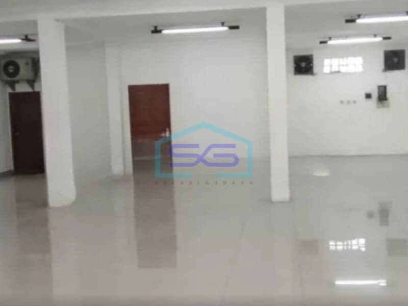 Disewakan Ruang Usaha Siap Pakai di Tengah Kota Jalan BKR, Bandung LB 500 m²