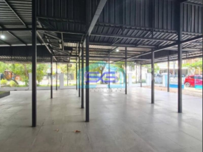 Dijual Ruang Usaha Strategis Dekat Jalan Slamet Riyadi Banjarsari Solo Luas Tanah 683m2