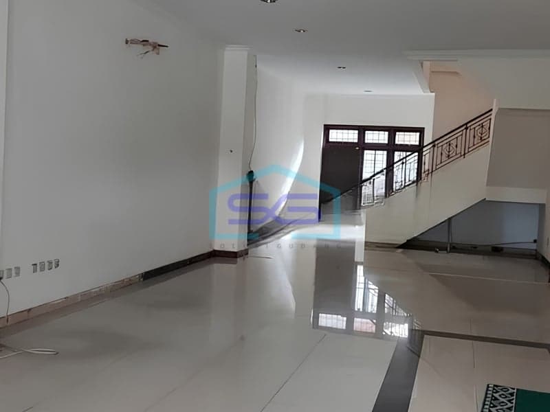 Disewakan Ruko 3,5 Lantai Siap Pakai di Rawamangun Jakarta Timur Luas Bangunan 300 m²